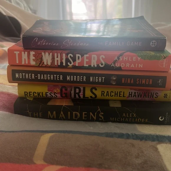 Thriller book bundle! - Picture 4 of 4